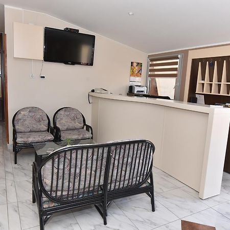 Prenociste Gazela Bed & Breakfast Pirot Exterior foto