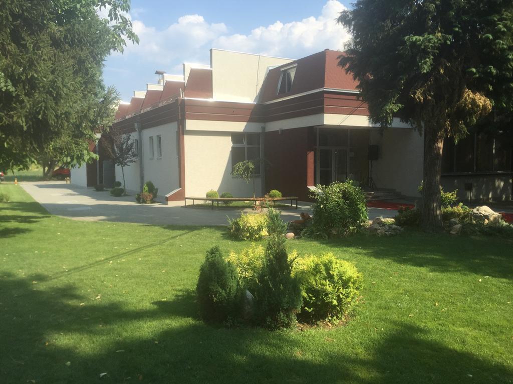 Prenociste Gazela Bed & Breakfast Pirot Exterior foto