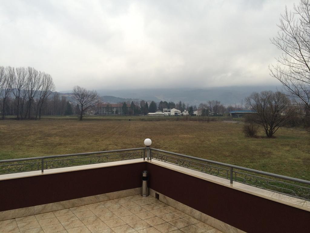 Prenociste Gazela Bed & Breakfast Pirot Exterior foto