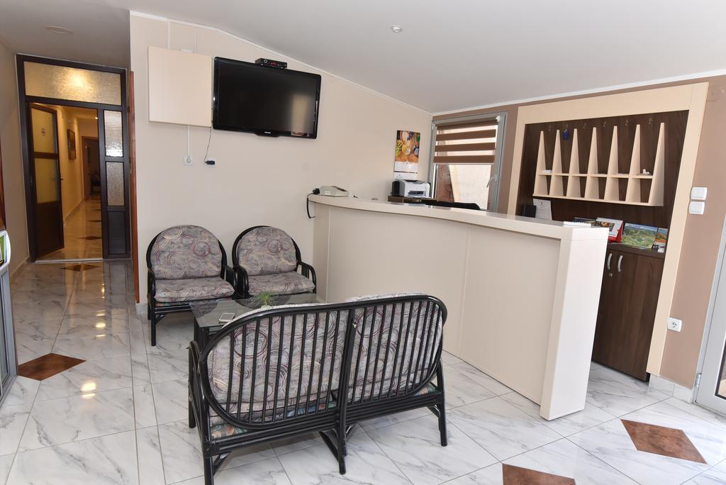 Prenociste Gazela Bed & Breakfast Pirot Exterior foto